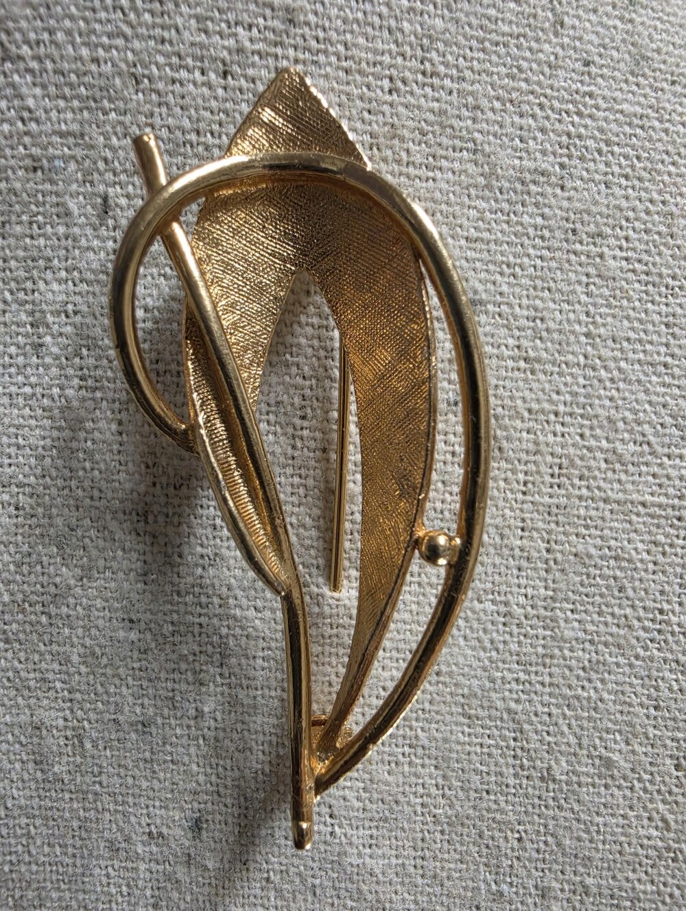 Vintage Abstract Gold Leaf Swirl Brooch.